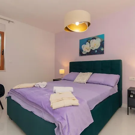 Luxury Dobri Dida * إيموتسكي